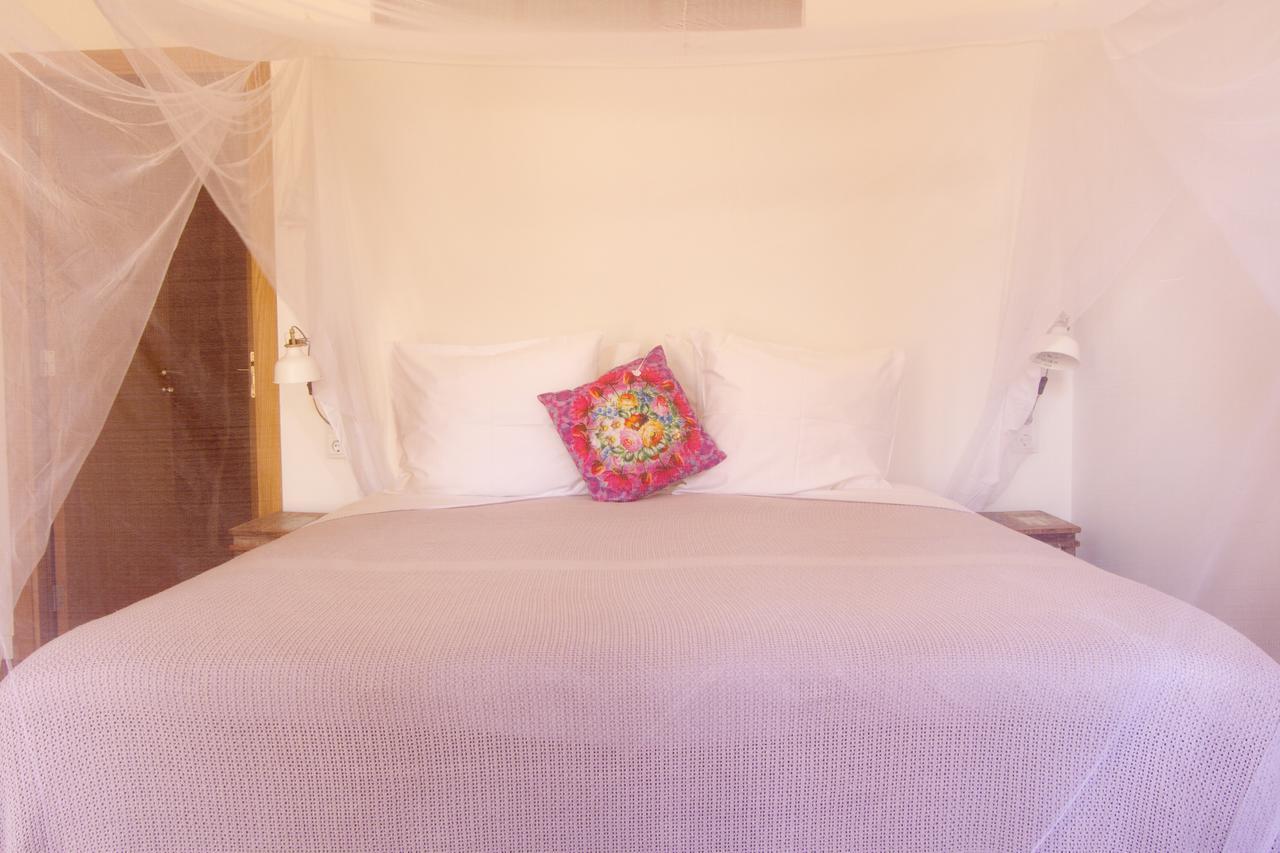 Home Hotel The Pink Pepper Tree Làng Làng Lloseta Ngoại thất bức ảnh